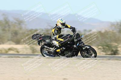 media/Dec-01-2025-Moto Forza (Mon) [[2daa91e15f]]/3-Beginner Group/Session 2 (Turn 7 Inside Pans)/